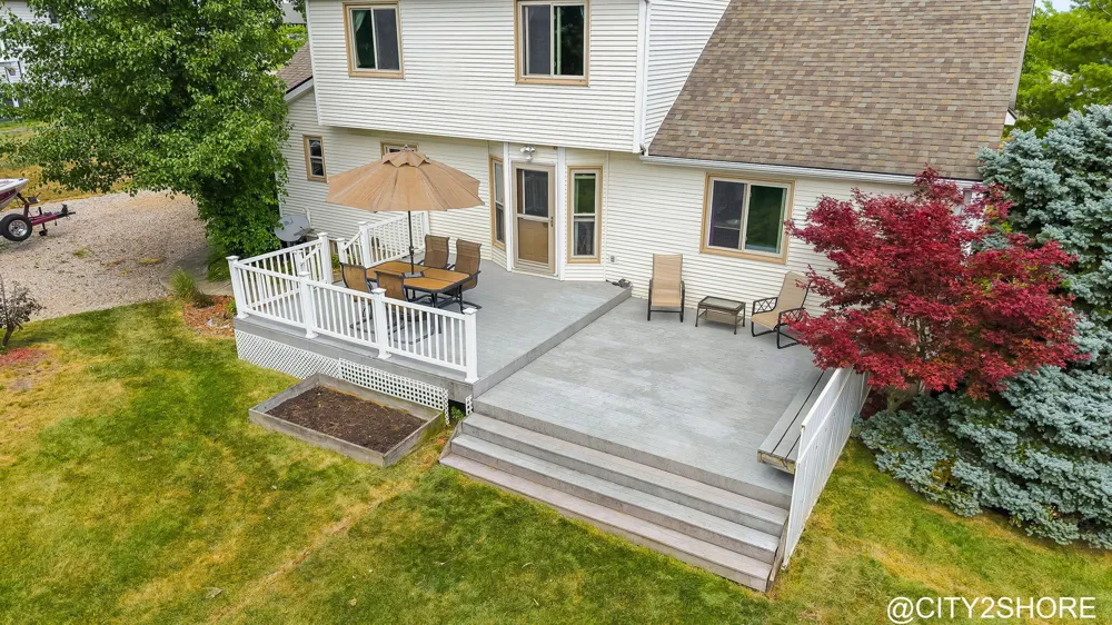6719 Crown Point Drive Hudsonville, MI 49426