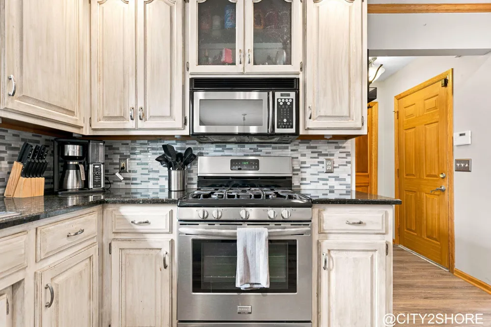 6719 Crown Point Drive Hudsonville, MI 49426