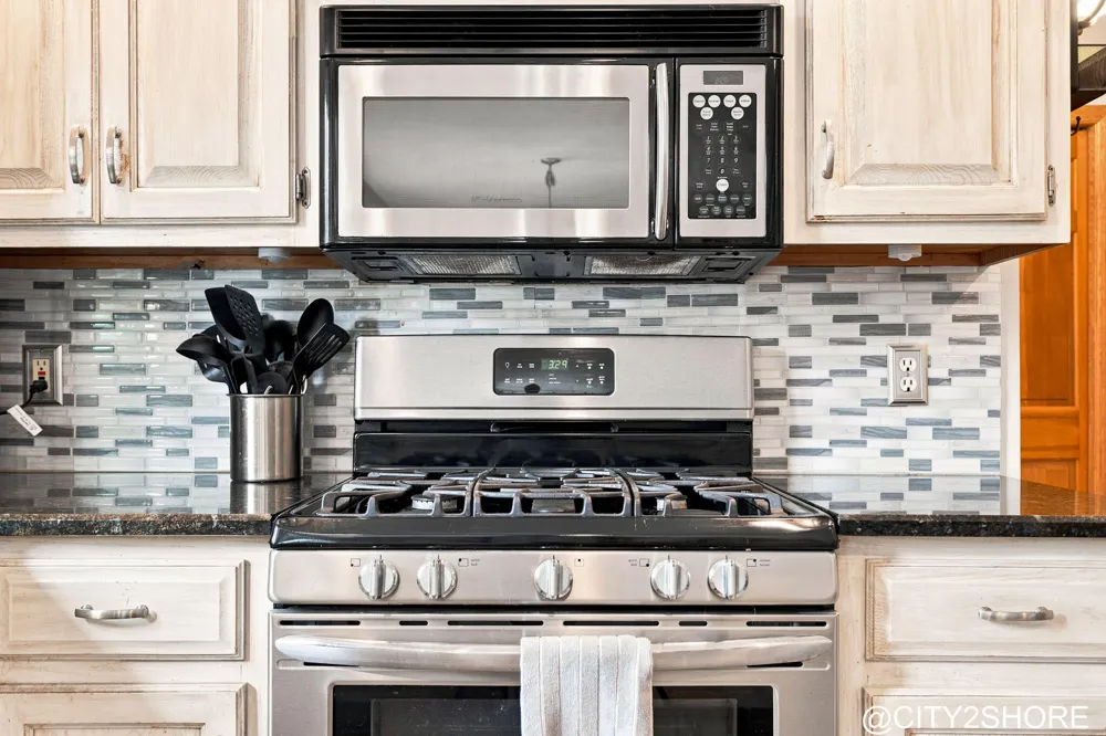 6719 Crown Point Drive Hudsonville, MI 49426