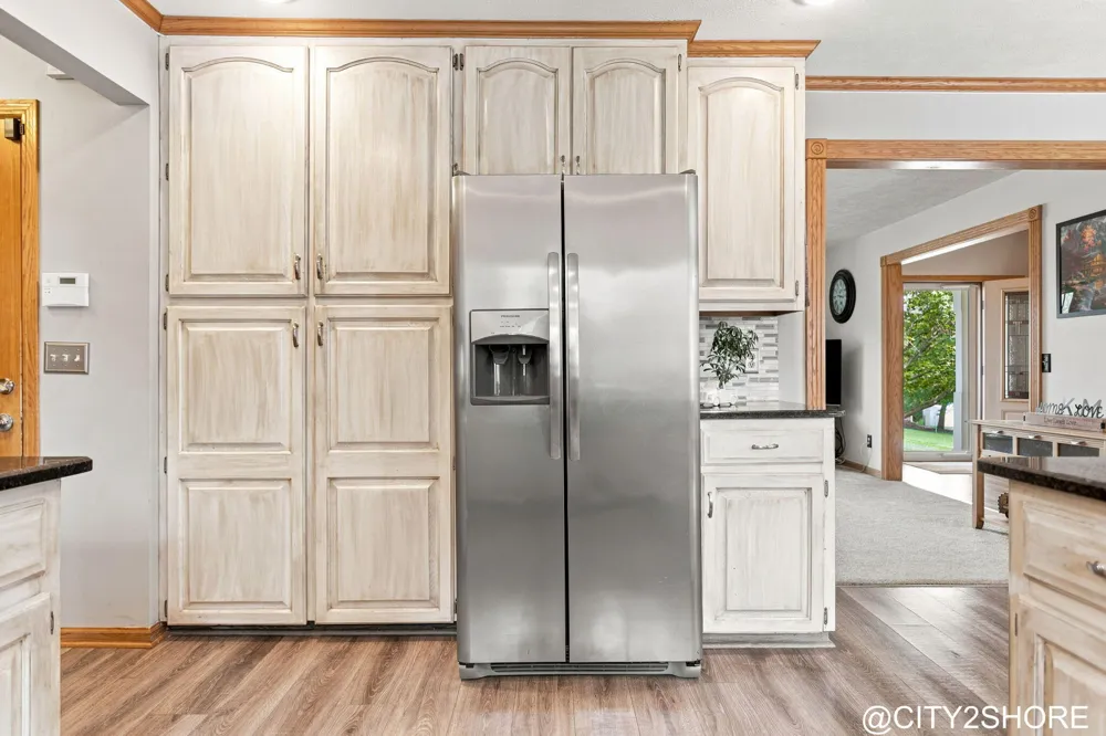 6719 Crown Point Drive Hudsonville, MI 49426