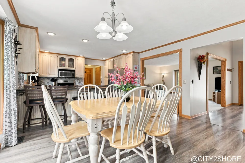6719 Crown Point Drive Hudsonville, MI 49426