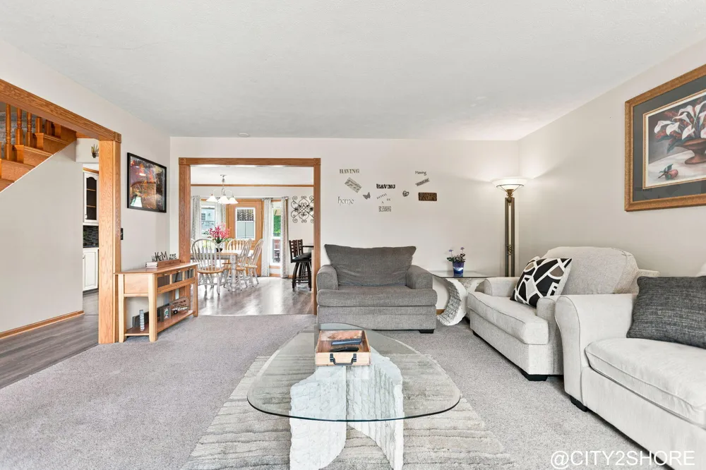 6719 Crown Point Drive Hudsonville, MI 49426