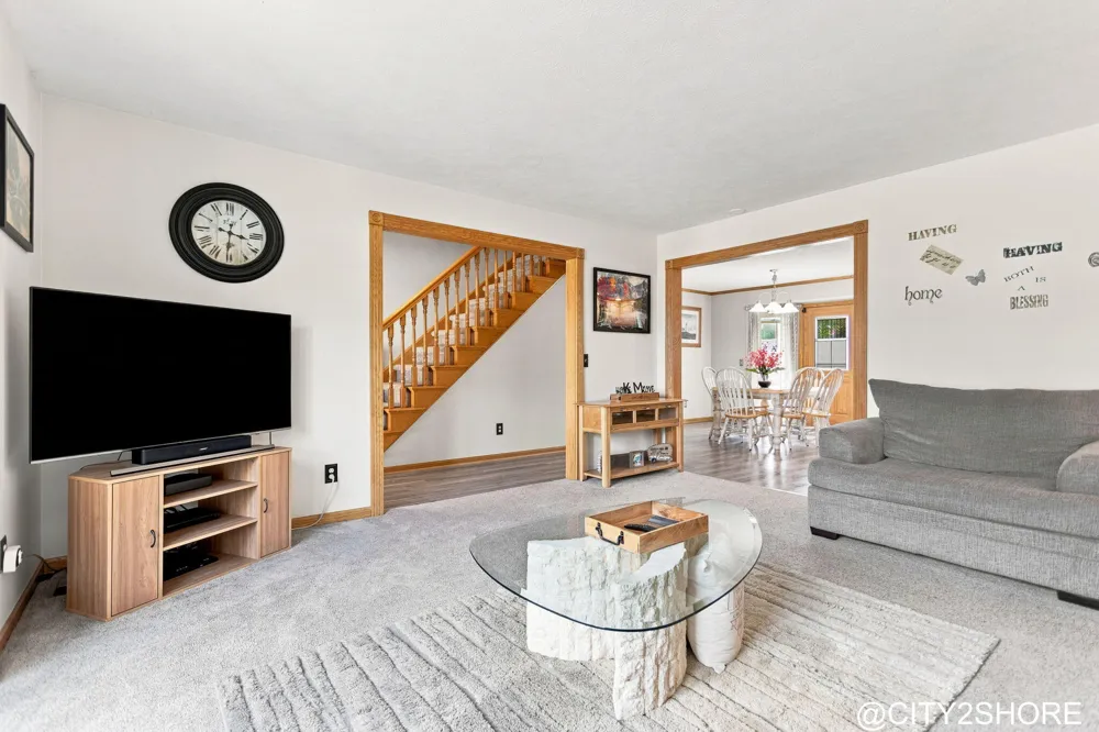 6719 Crown Point Drive Hudsonville, MI 49426