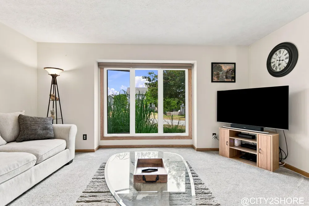 6719 Crown Point Drive Hudsonville, MI 49426