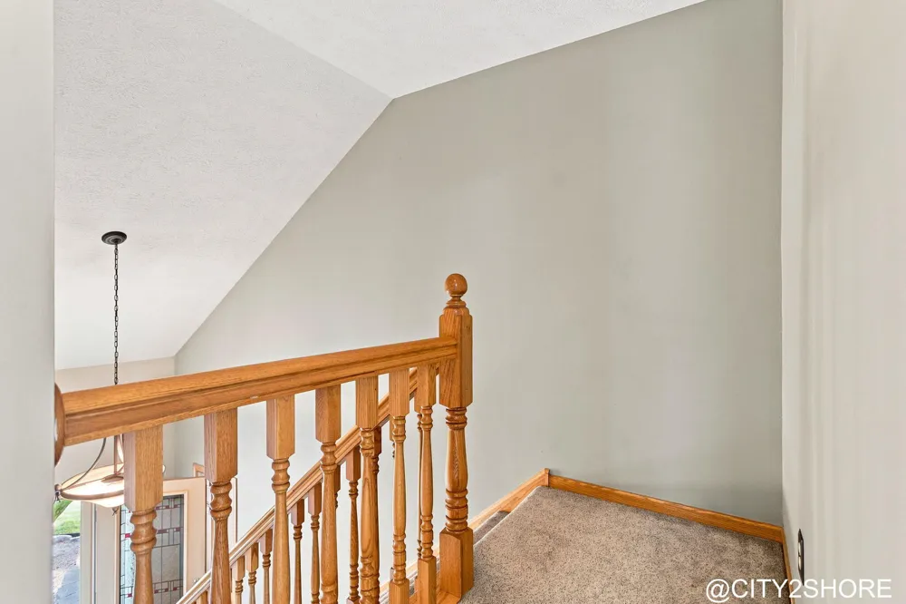 6719 Crown Point Drive Hudsonville, MI 49426