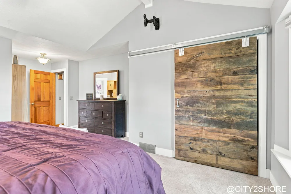 6719 Crown Point Drive Hudsonville, MI 49426