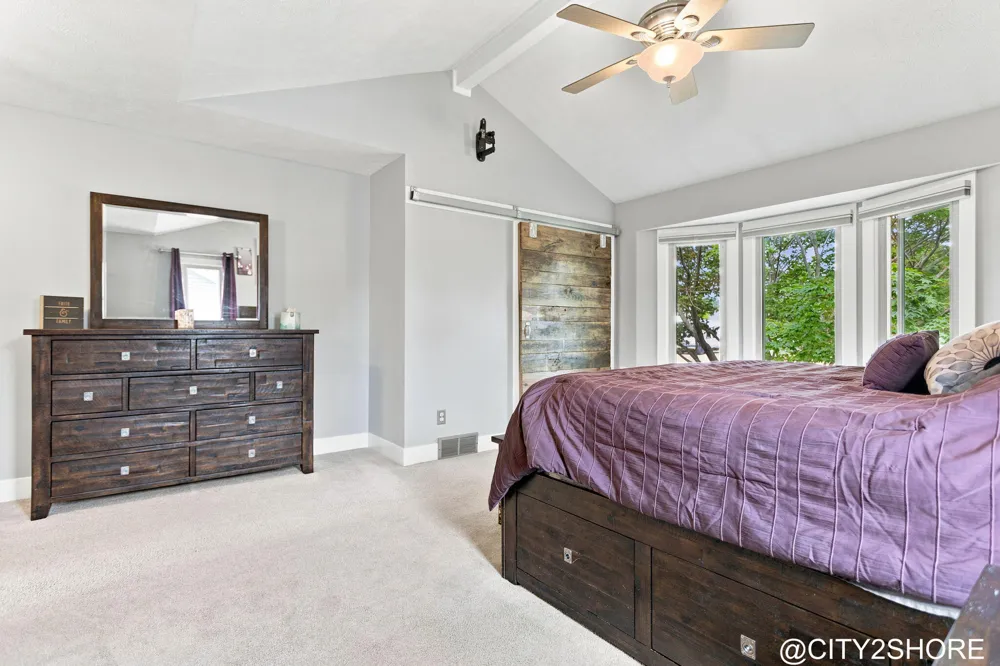 6719 Crown Point Drive Hudsonville, MI 49426