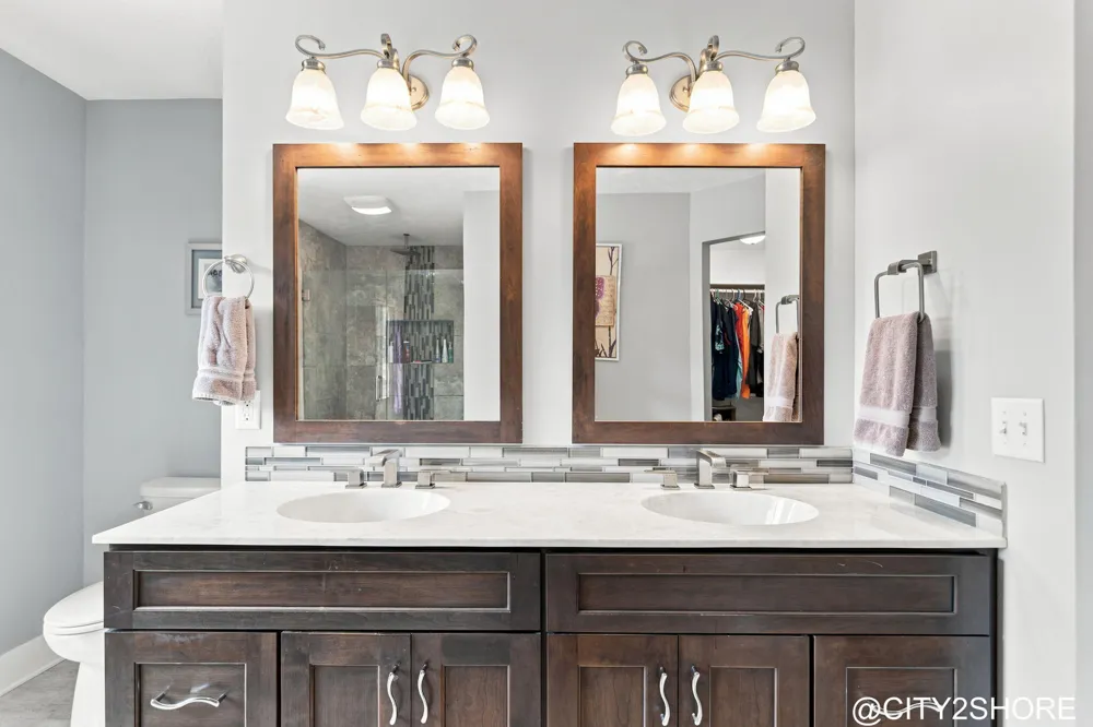 6719 Crown Point Drive Hudsonville, MI 49426