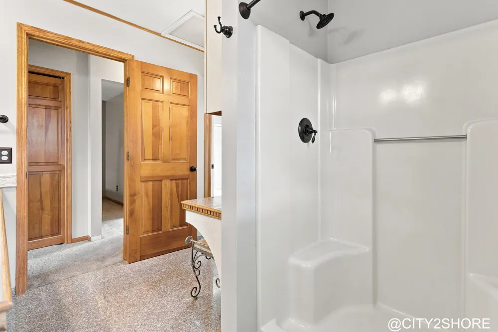 6719 Crown Point Drive Hudsonville, MI 49426