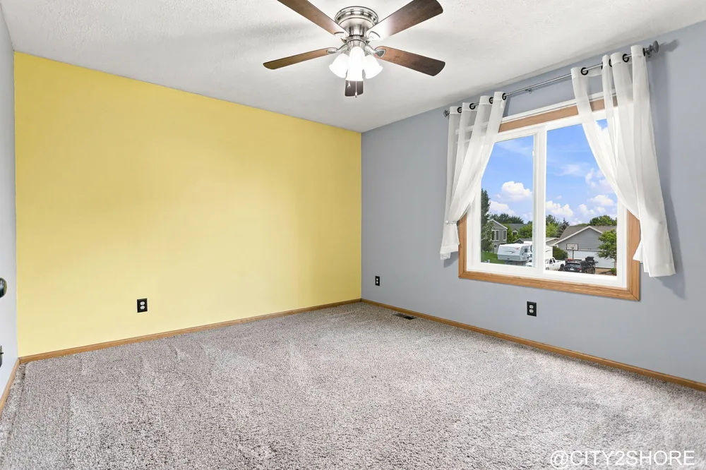 6719 Crown Point Drive Hudsonville, MI 49426
