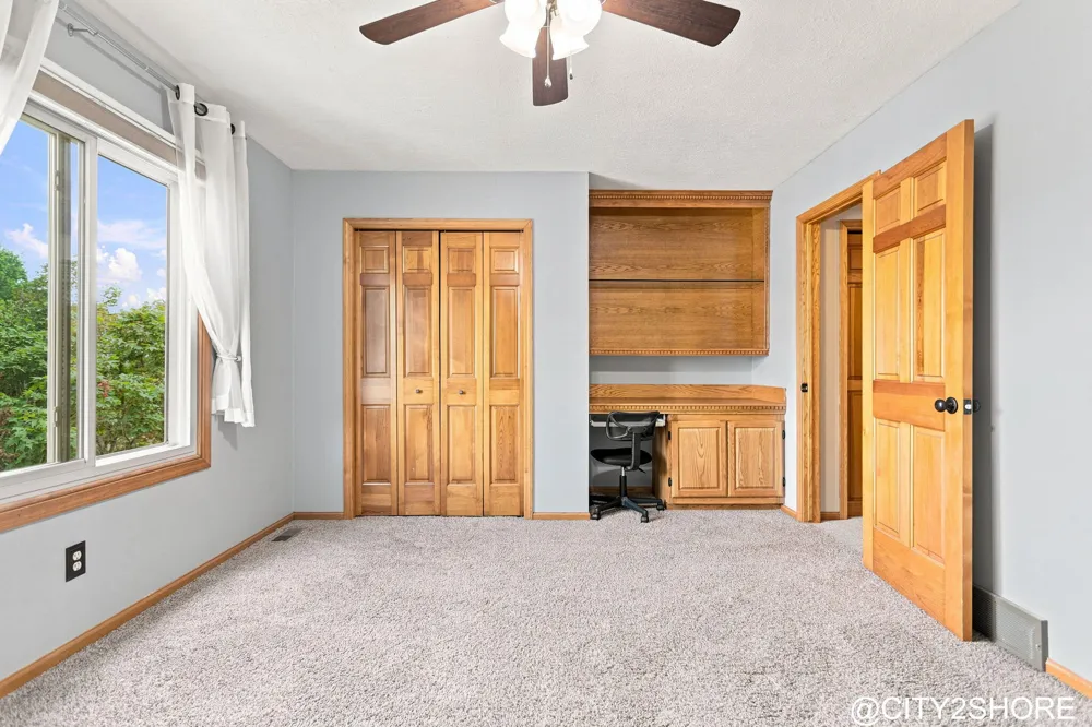 6719 Crown Point Drive Hudsonville, MI 49426