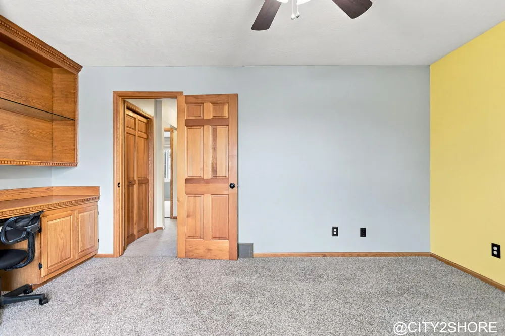 6719 Crown Point Drive Hudsonville, MI 49426