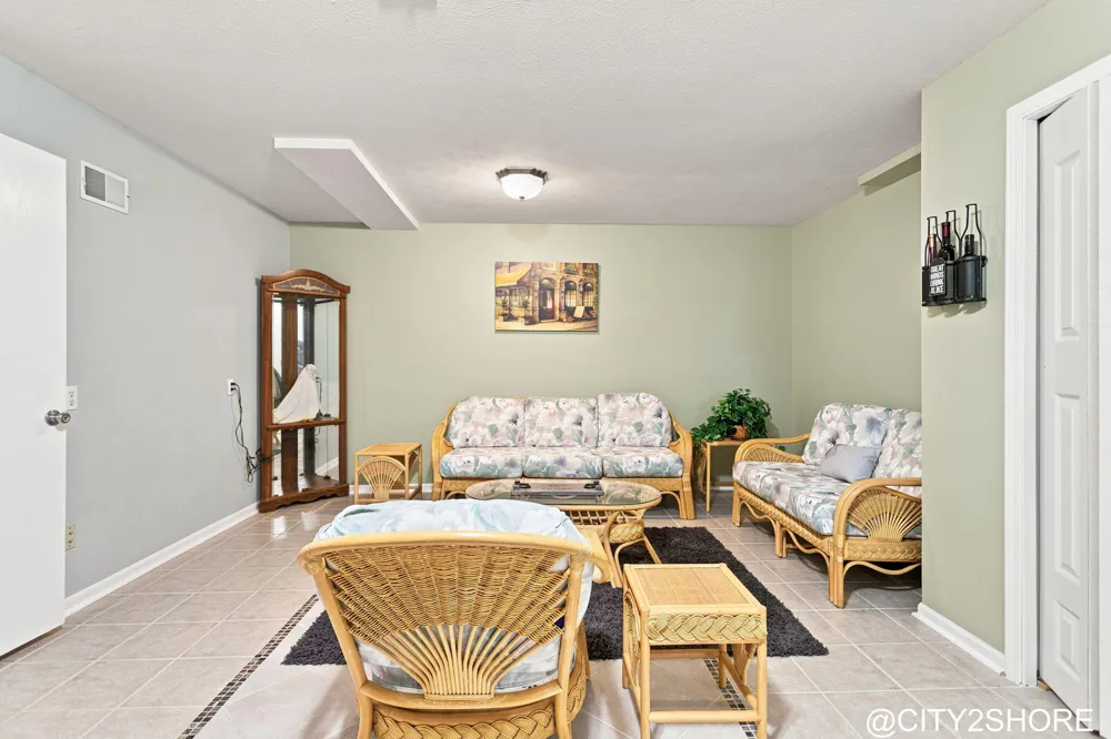 6719 Crown Point Drive Hudsonville, MI 49426