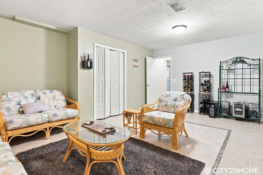 6719 Crown Point Drive Hudsonville, MI 49426