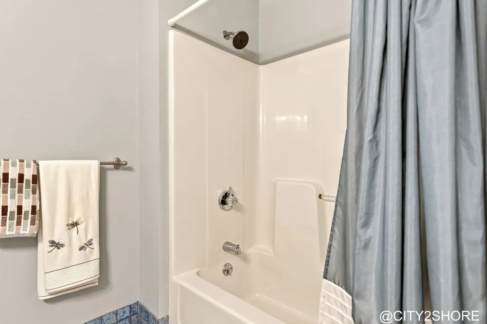6719 Crown Point Drive Hudsonville, MI 49426