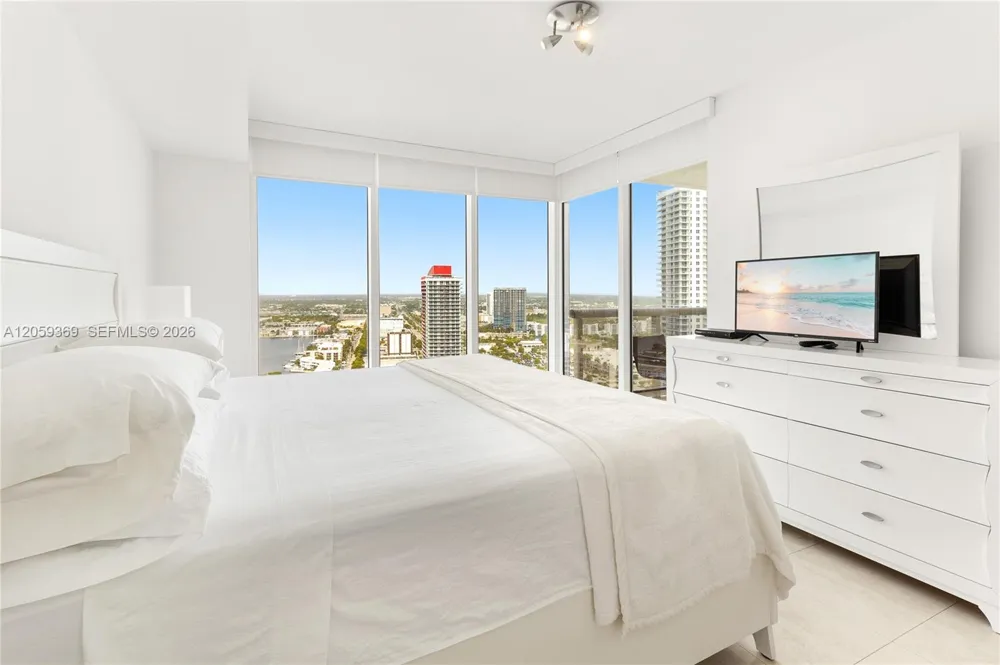 1800 S Ocean Dr #3008 Hallandale Beach, FL 33009