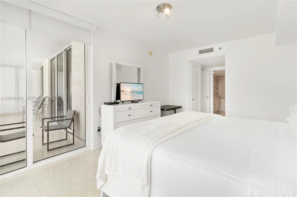 1800 S Ocean Dr #3008 Hallandale Beach, FL 33009