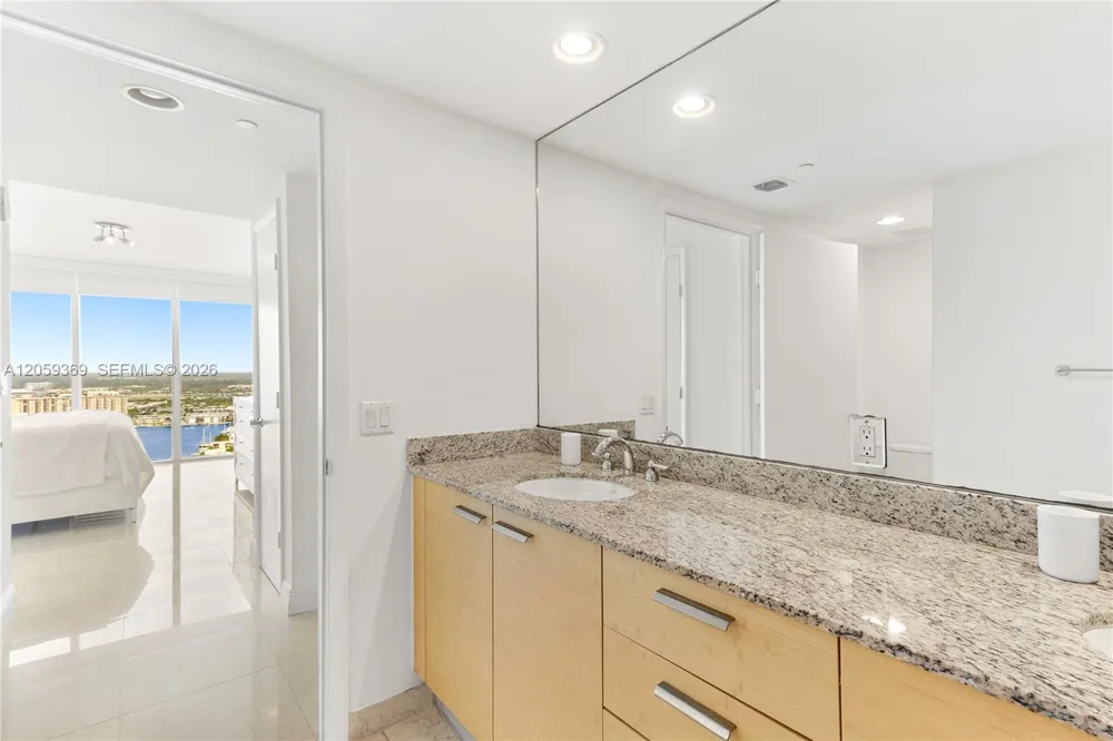 1800 S Ocean Dr #3008 Hallandale Beach, FL 33009