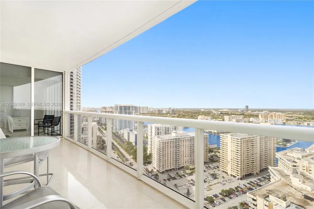 1800 S Ocean Dr #3008 Hallandale Beach, FL 33009