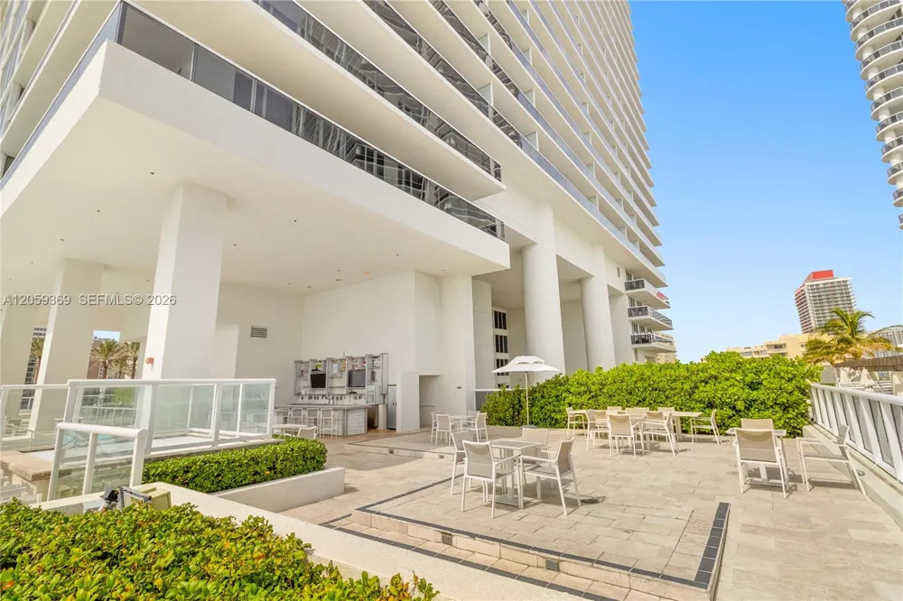 1800 S Ocean Dr #3008 Hallandale Beach, FL 33009