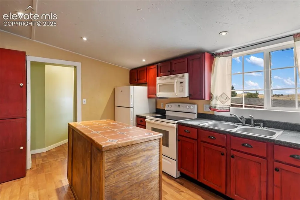 102 Spicer Avenue Victor, CO 80860