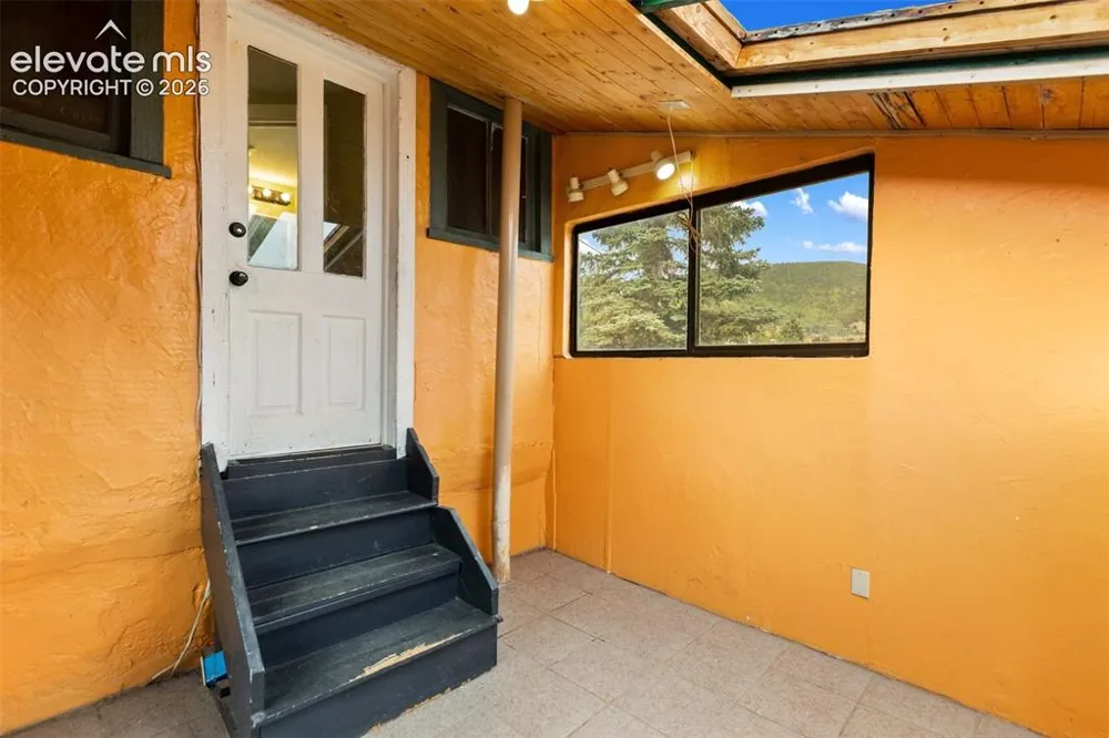 102 Spicer Avenue Victor, CO 80860