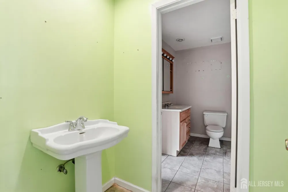 6 Killington Court Old Bridge, NJ 08857