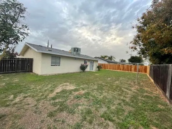 84 Redwood Avenue Sanger, CA 93657