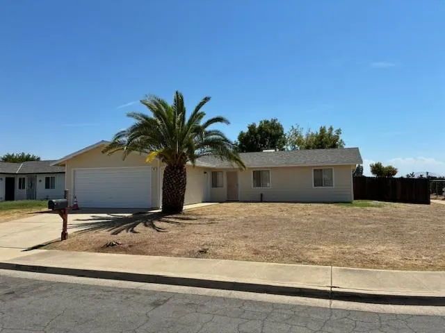 84 Redwood Avenue Sanger, CA 93657