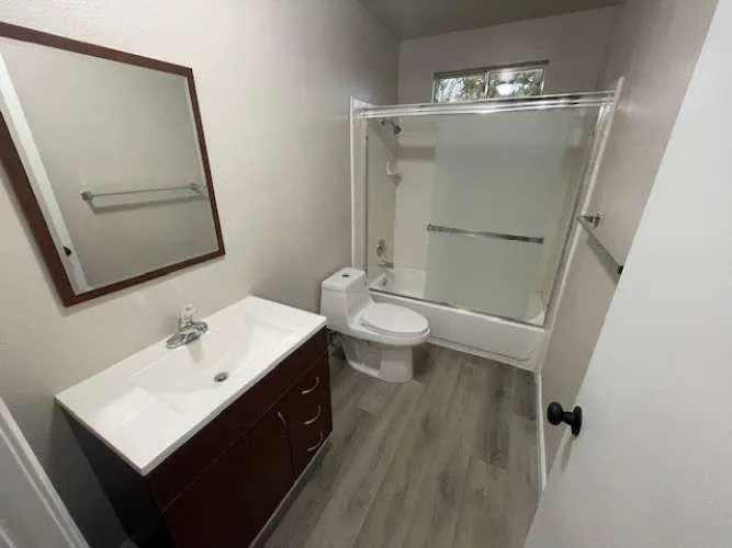 84 Redwood Avenue Sanger, CA 93657
