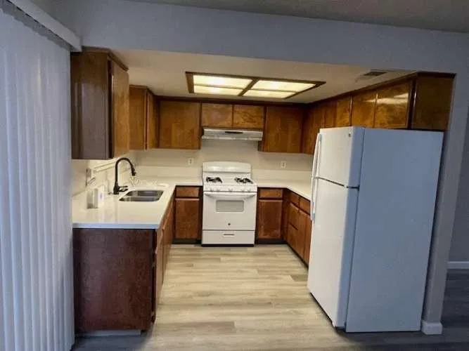 84 Redwood Avenue Sanger, CA 93657