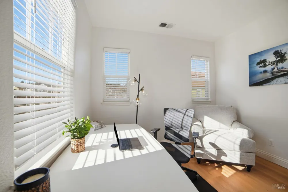 4077 Calloway Drive Santa Rosa, CA 95409