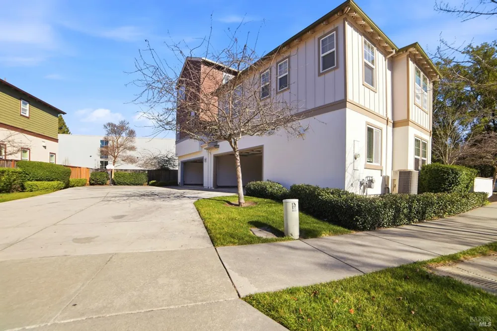 4077 Calloway Drive Santa Rosa, CA 95409