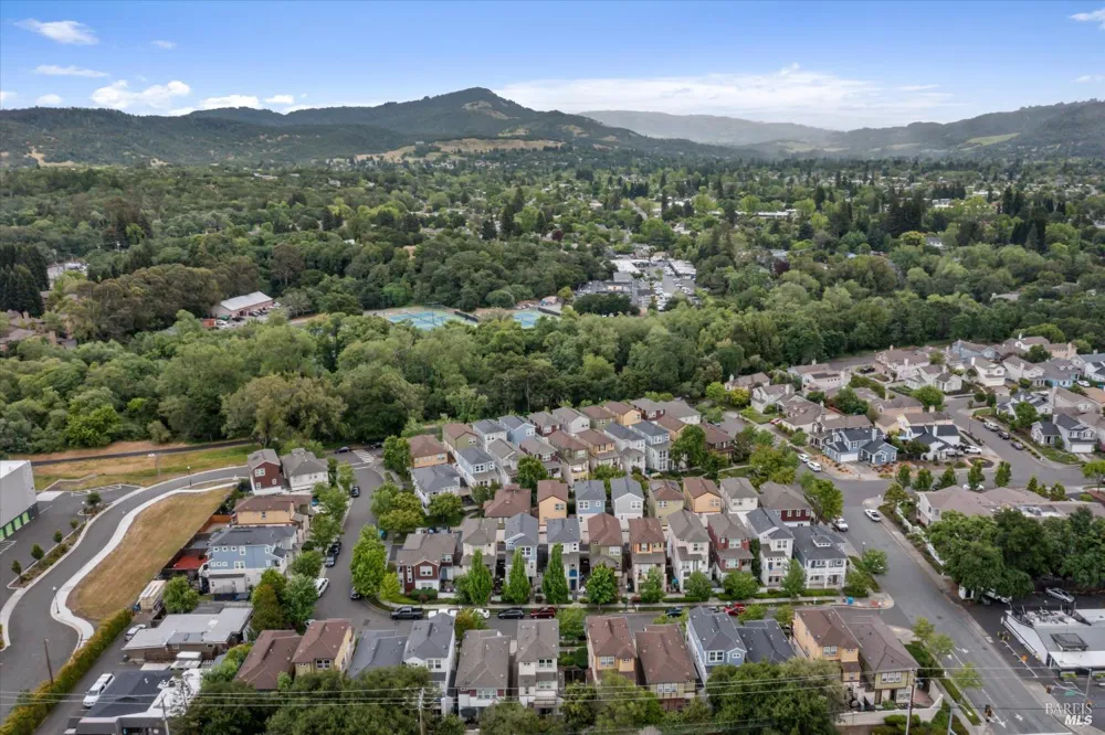 4077 Calloway Drive Santa Rosa, CA 95409