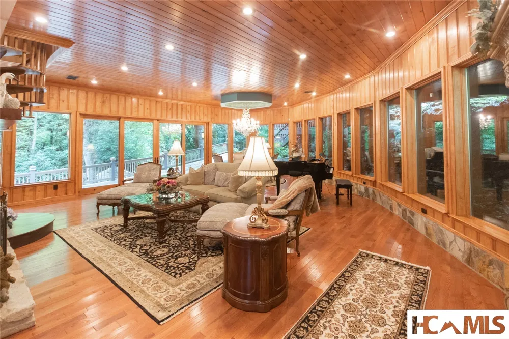 147 Teague Estates Road Highlands, NC 28741