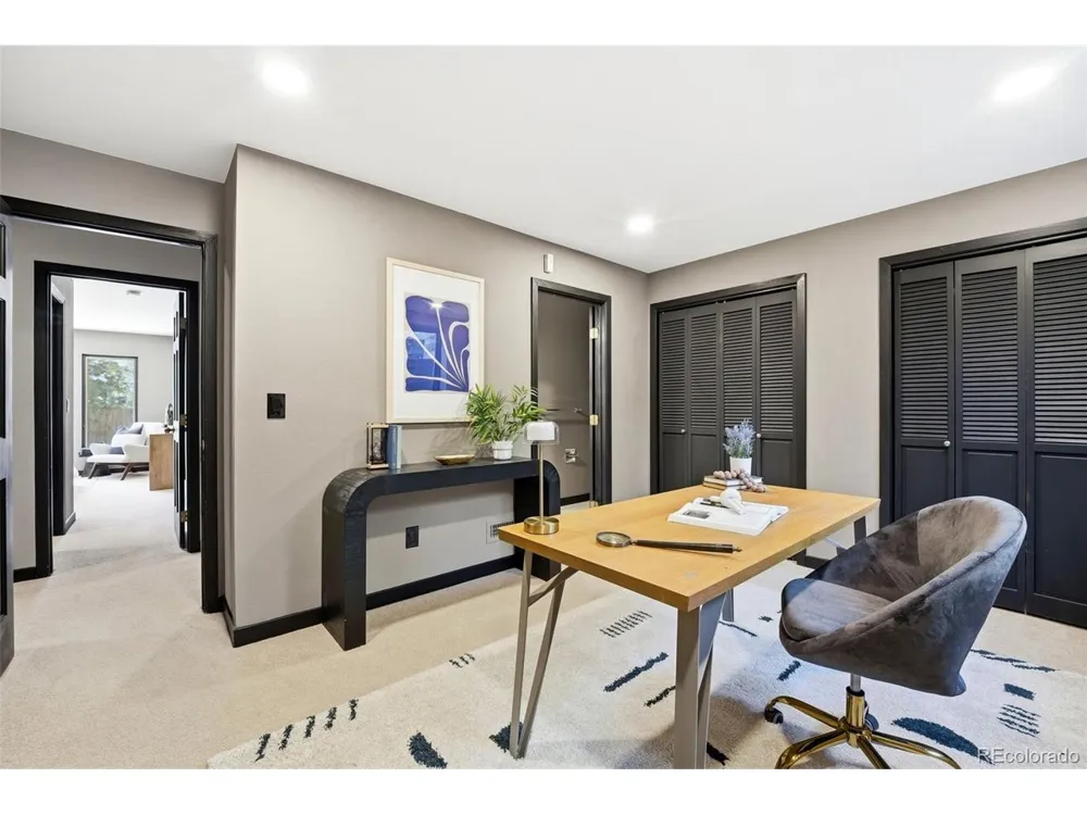 27 Beacon Hill Lane Greenwood Village, CO 80111