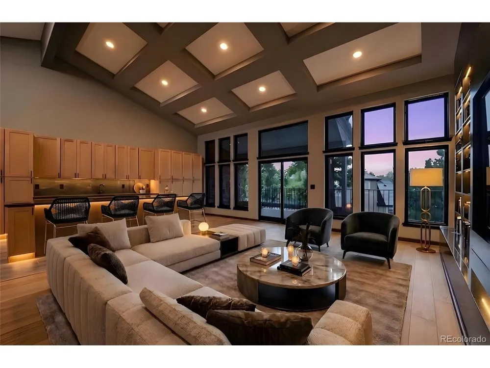 27 Beacon Hill Lane Greenwood Village, CO 80111