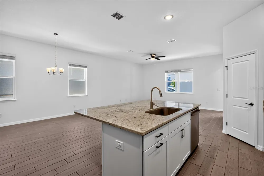 762 MIDDLETON STREET Debary, FL 32713