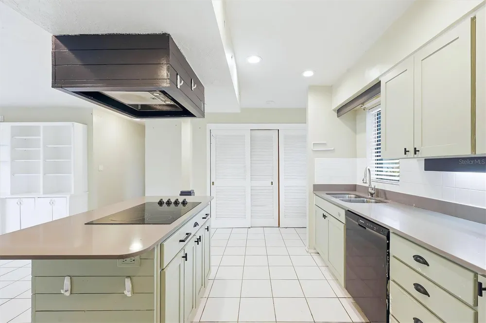3408 17TH AVENUE W Bradenton, FL 34205