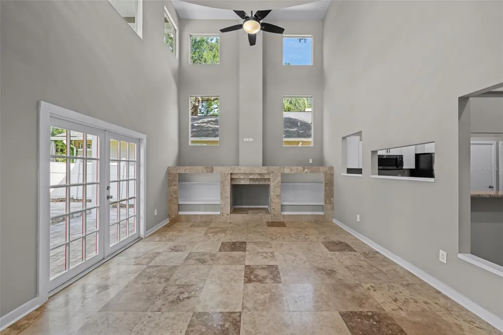 1513 E PARK CIRCLE Tampa, FL 33610