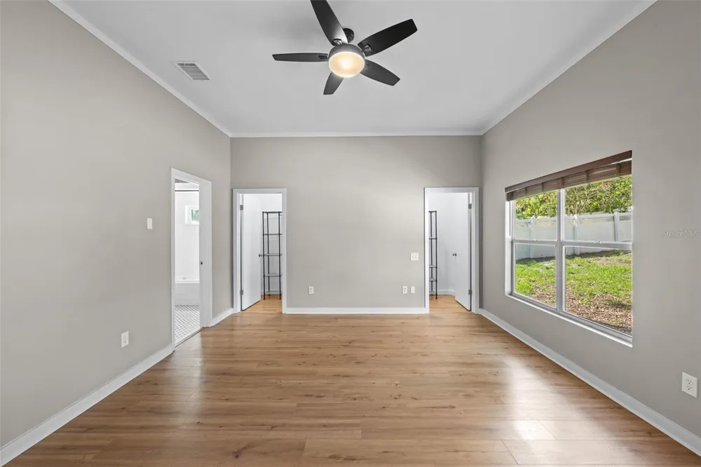 1513 E PARK CIRCLE Tampa, FL 33610