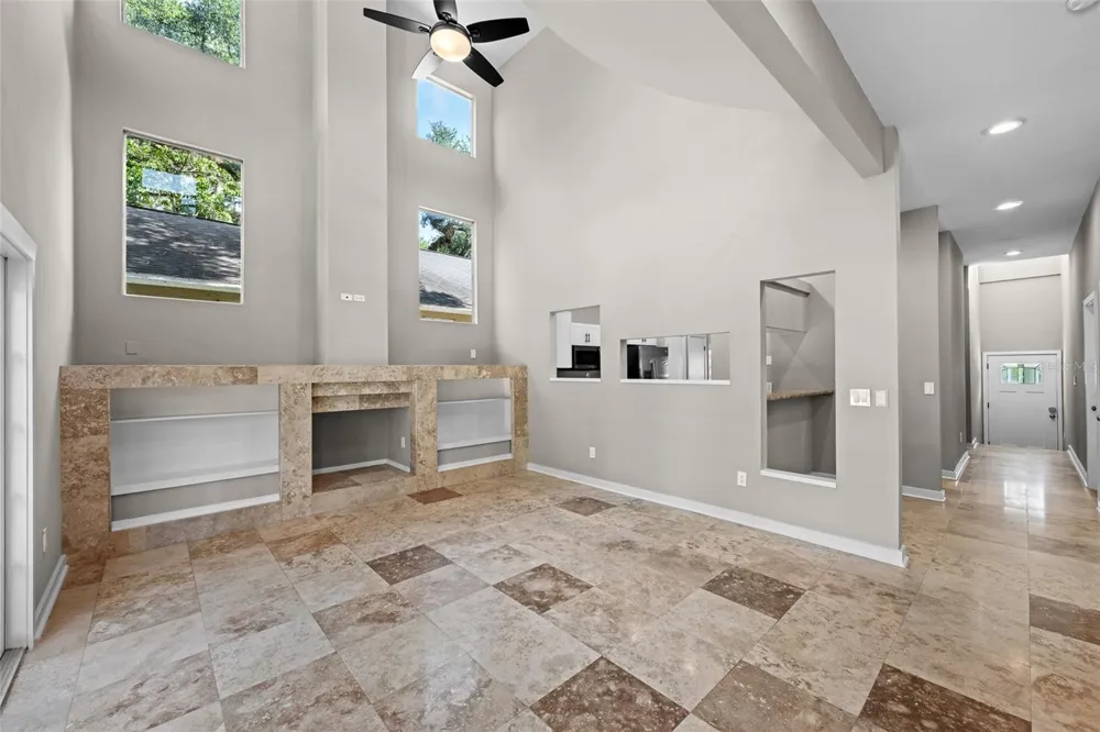 1513 E PARK CIRCLE Tampa, FL 33610
