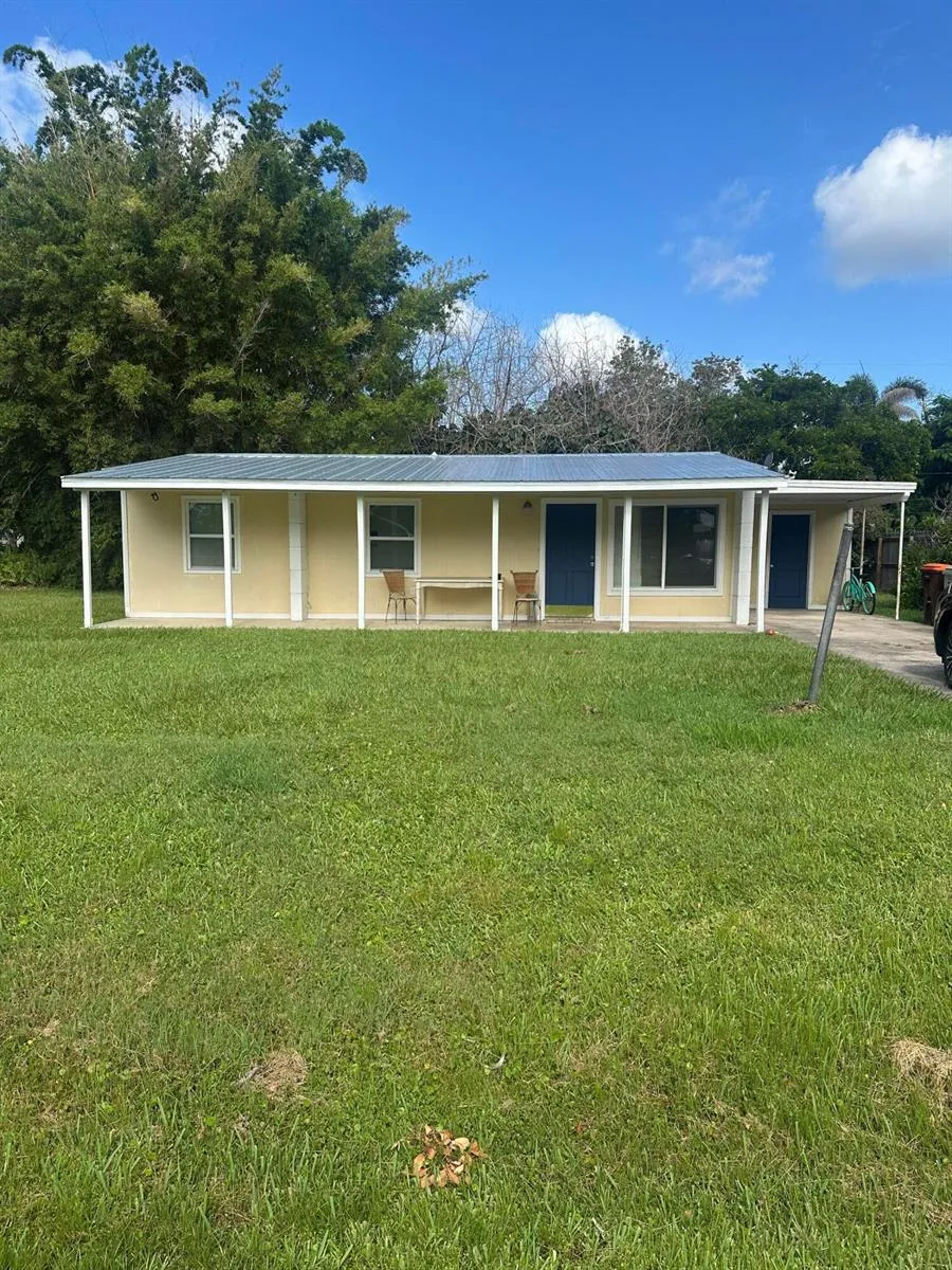 1571 4TH COURT Vero Beach, FL 32960