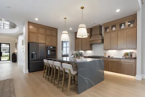 814 Saint Clair Ave