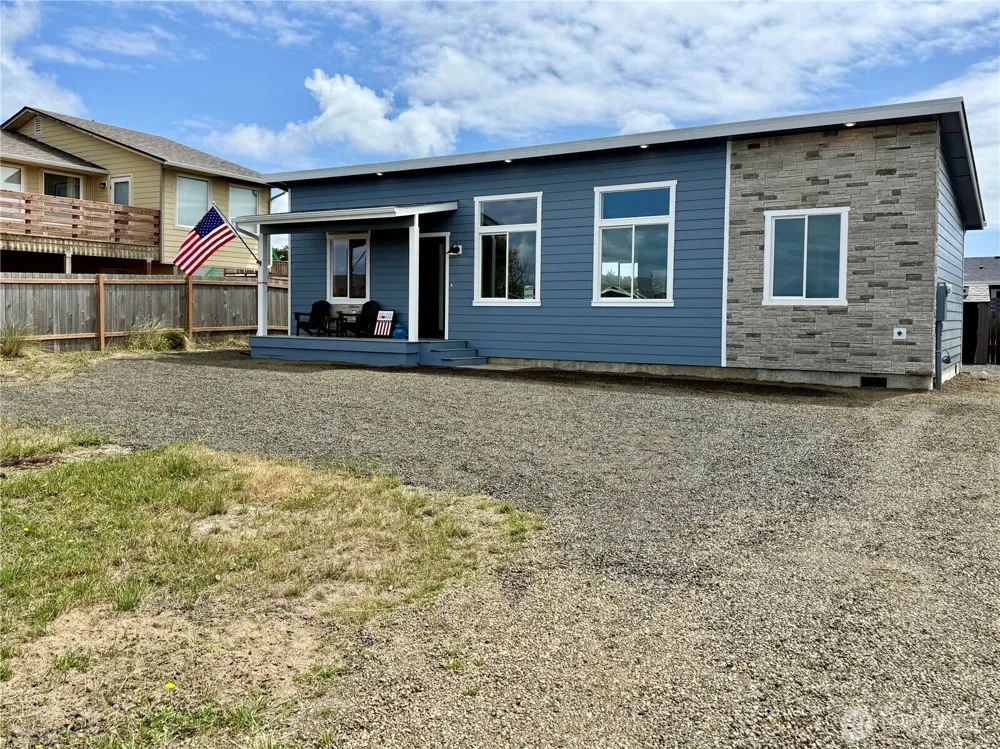 475 Sportsmens Street SW Ocean Shores, WA 98569