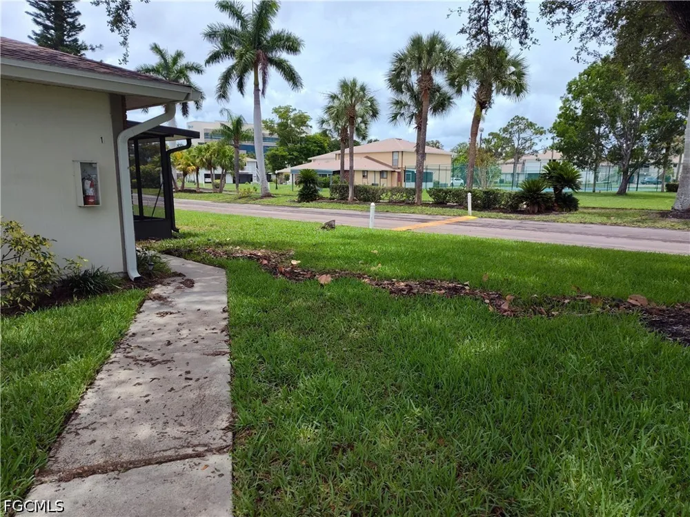 Newfoundland Circle #1 Fort Myers, FL 33907