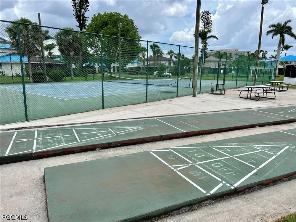 Newfoundland Circle #1 Fort Myers, FL 33907