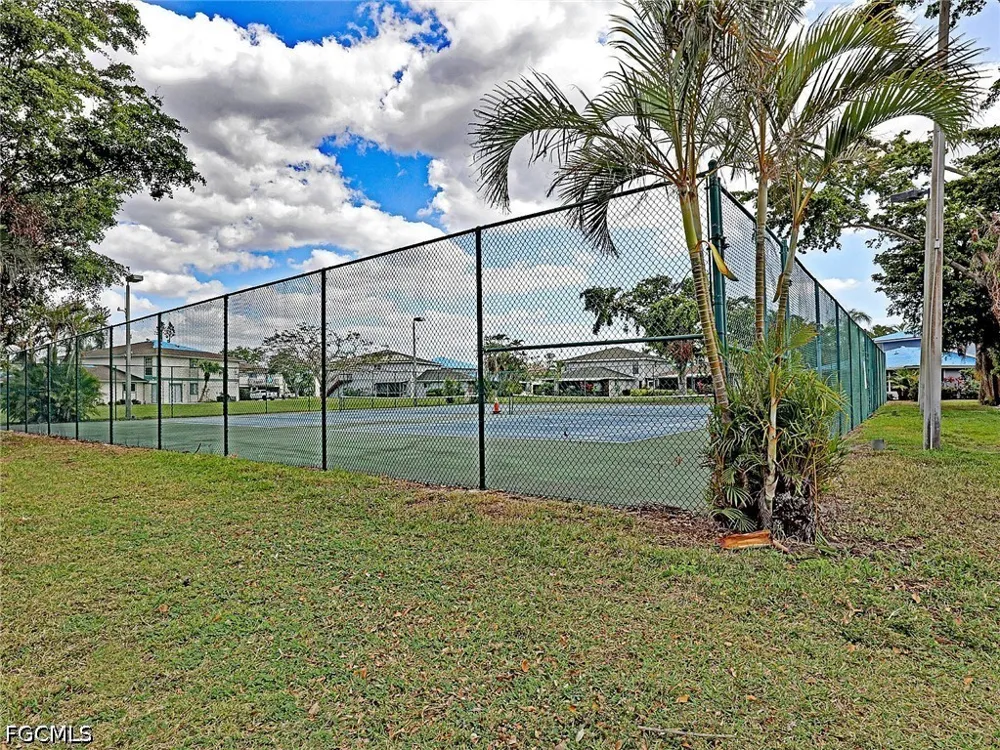 Newfoundland Circle #1 Fort Myers, FL 33907