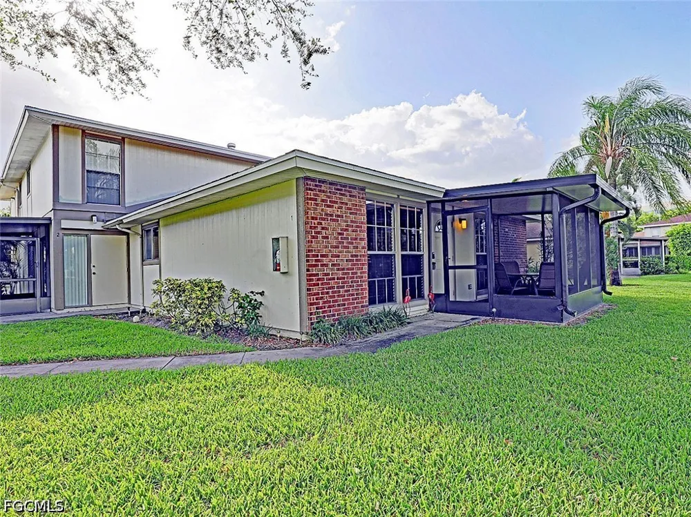 Newfoundland Circle #1 Fort Myers, FL 33907