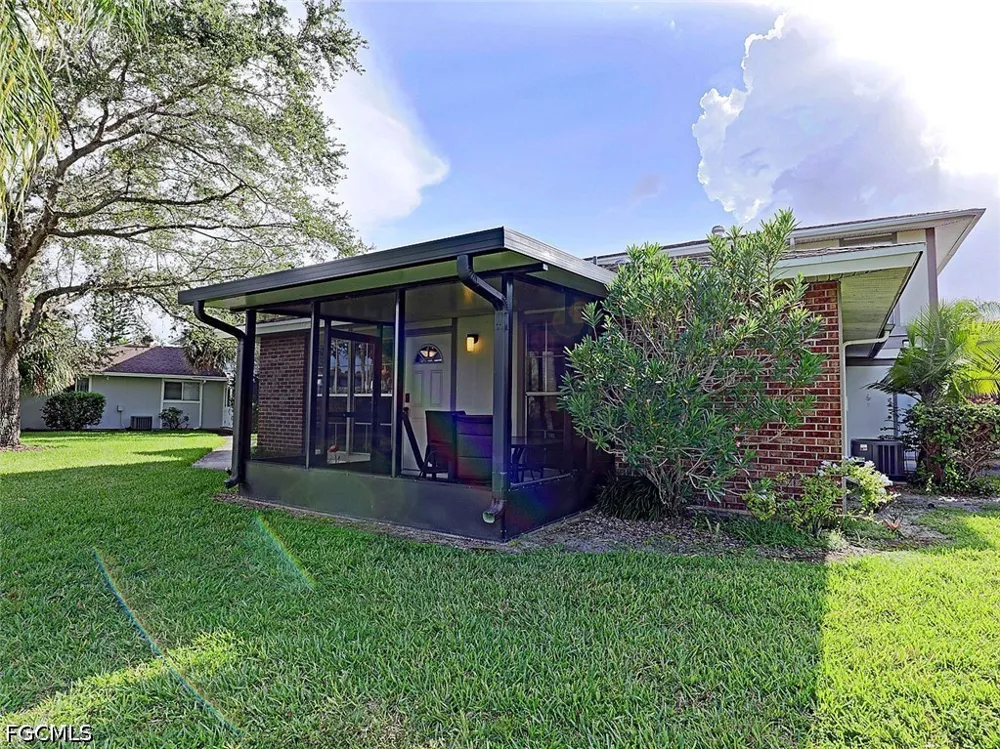 Newfoundland Circle #1 Fort Myers, FL 33907